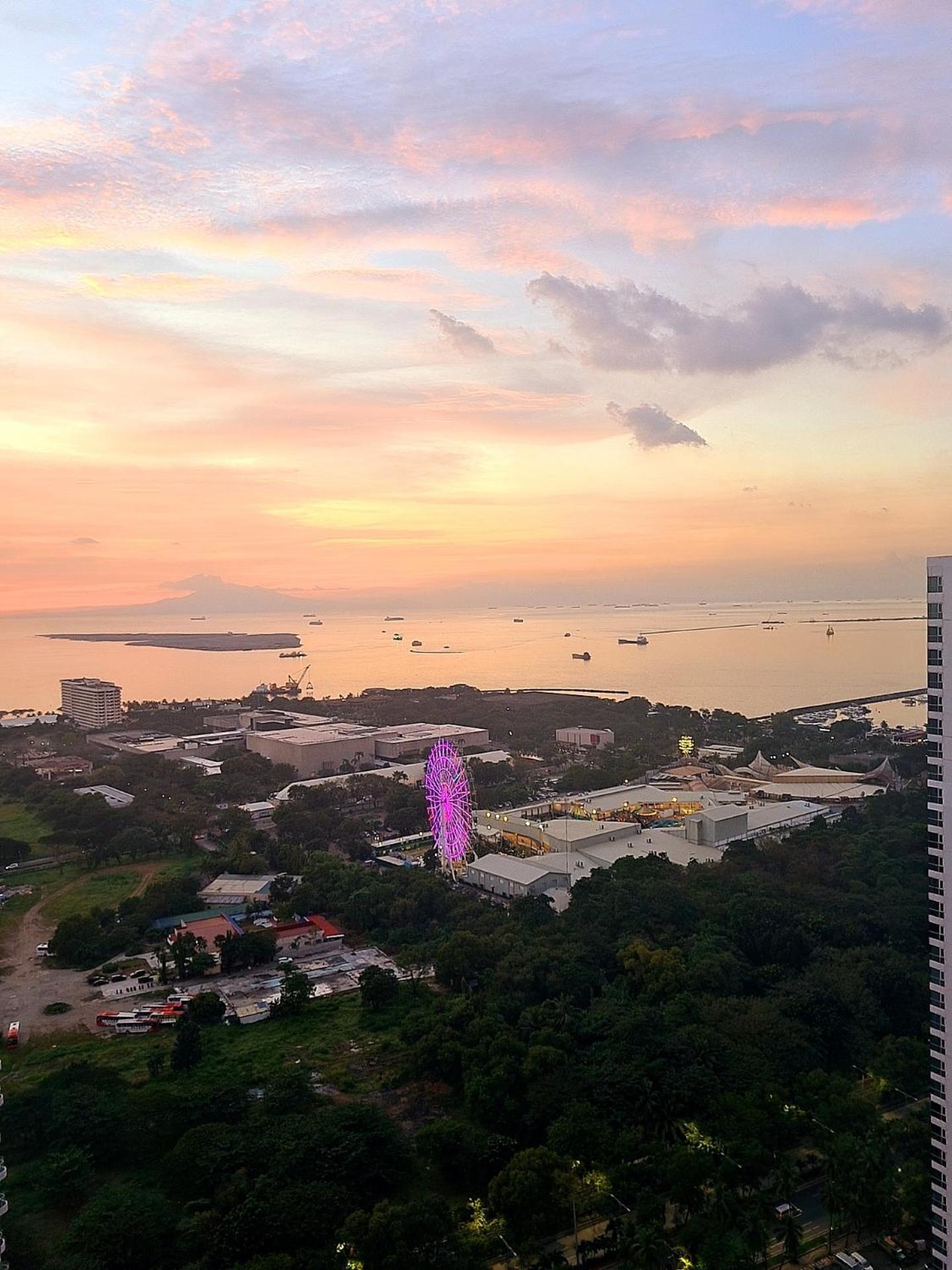 Cozy Penthouse 2Br Suite W Balcony - Amazing Manila Bay View And City Skyline Near Moa Pasay Exterior photo